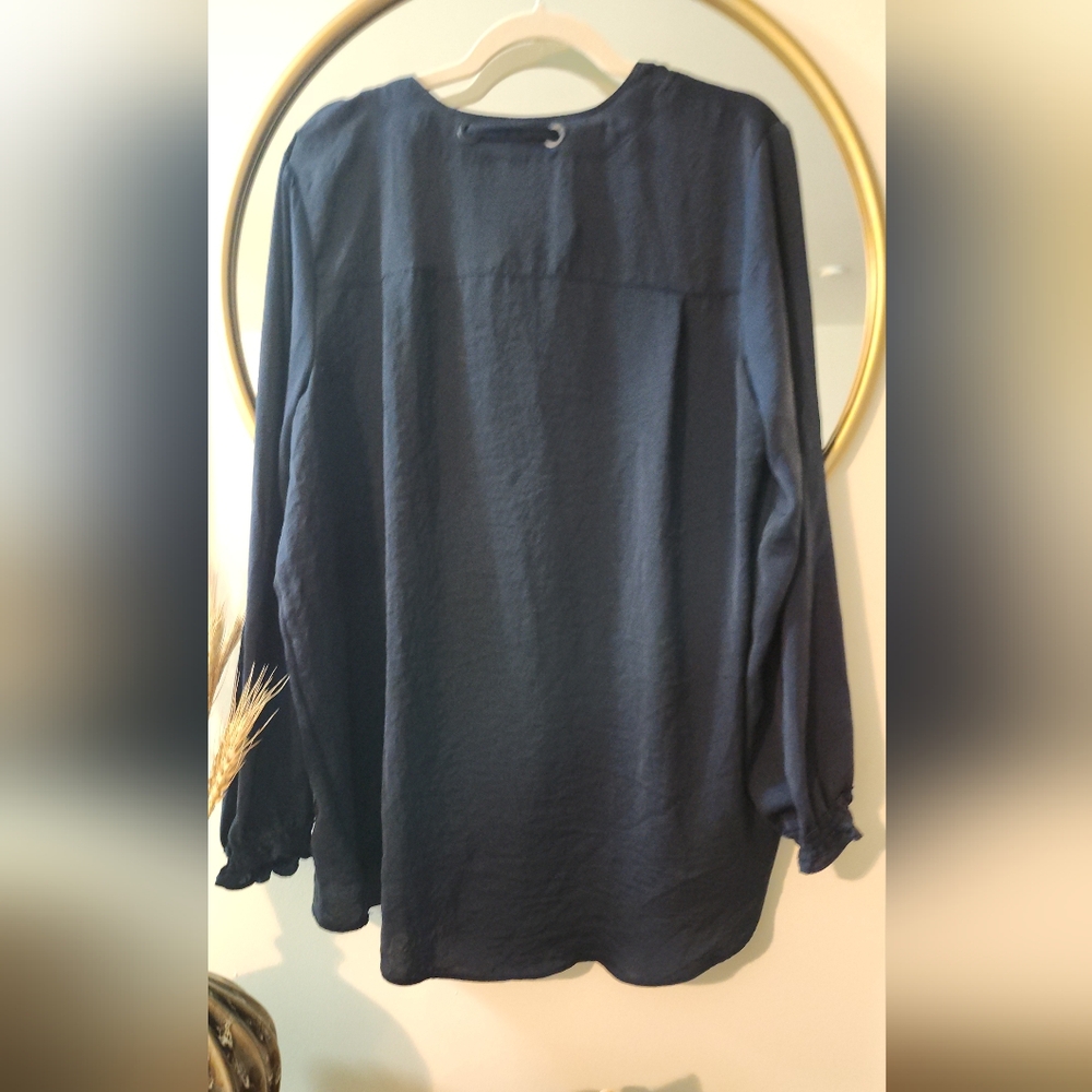 🕶BLOUSE LONG SLEEVE🕶 - Picture 2 of 6
